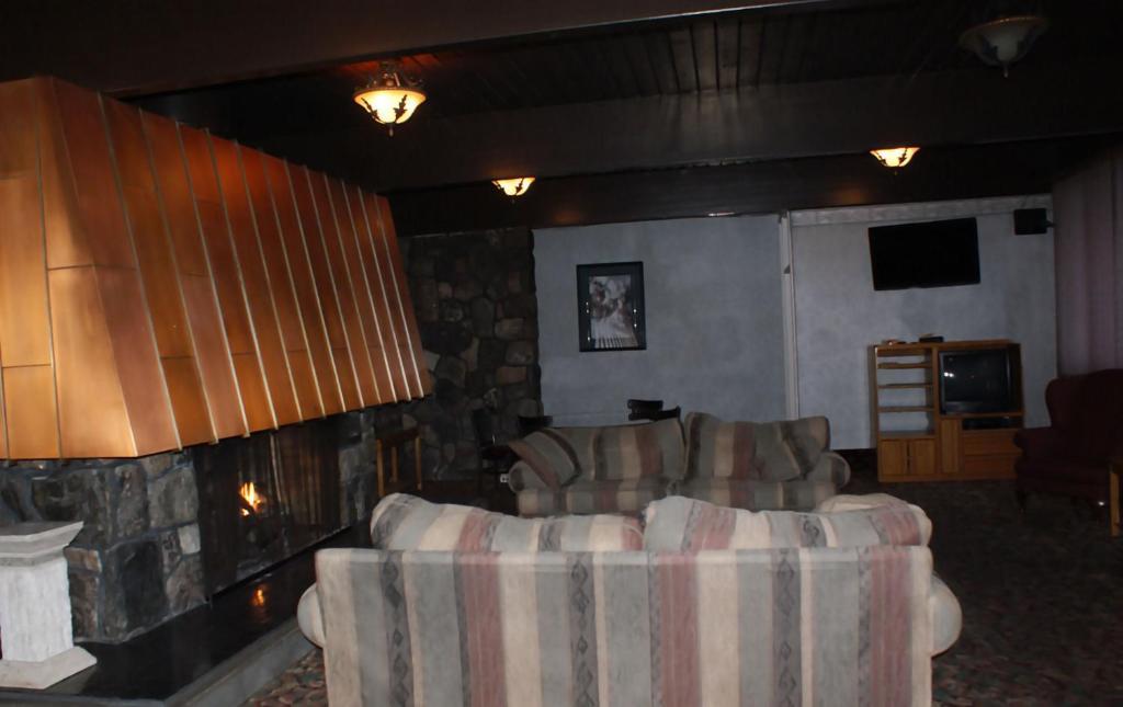 The Burntwood Hotel Thompson Kültér fotó
