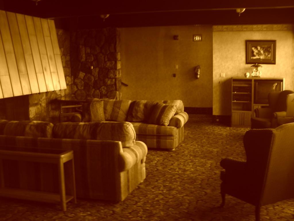 The Burntwood Hotel Thompson Kültér fotó